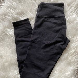 Lululemon Wunder Unders sz 4